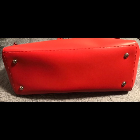 VERA BRADLEY FAUX LEATHER ORANGE TOTE - Picture 5 of 10